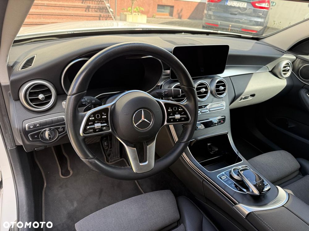 Mercedes-Benz Klasa C 300 de 9G-TRONIC - 24