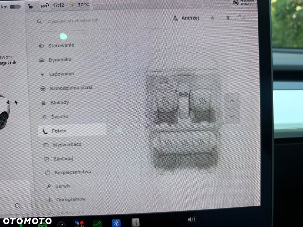 Tesla Model 3 - 32