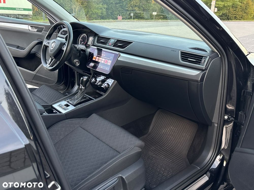 Skoda Superb 2.0 TDI DSG Premium Edition - 22