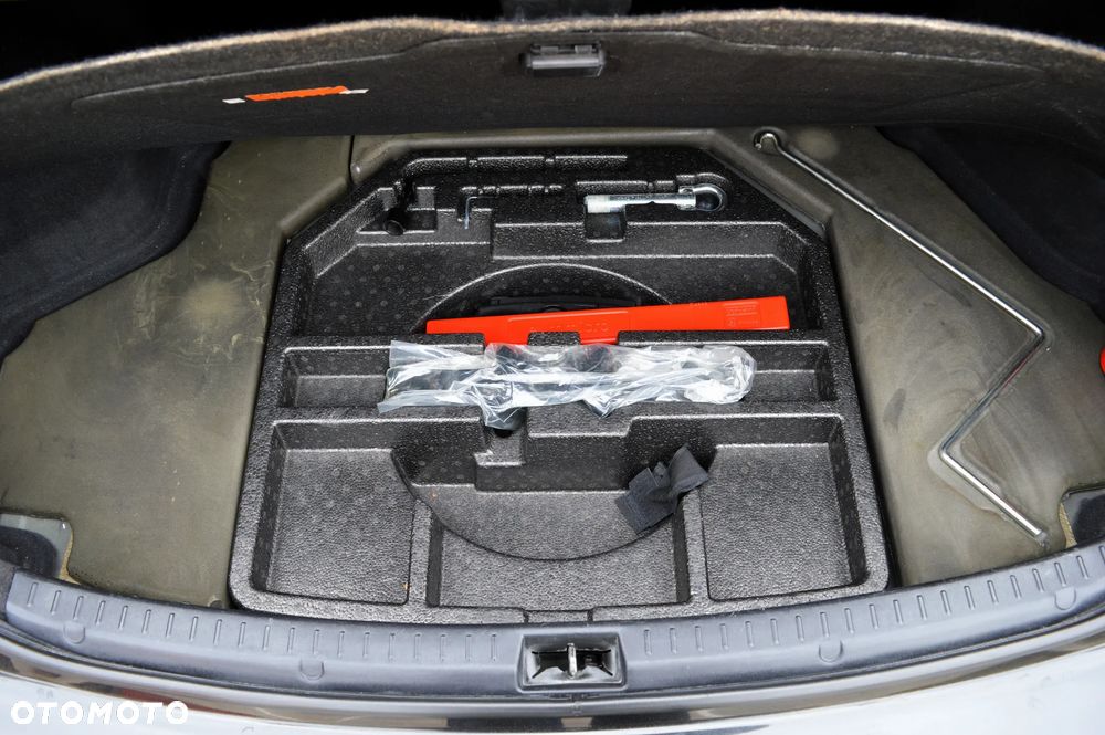 Toyota Avensis 2.0 D-4D Premium - 32