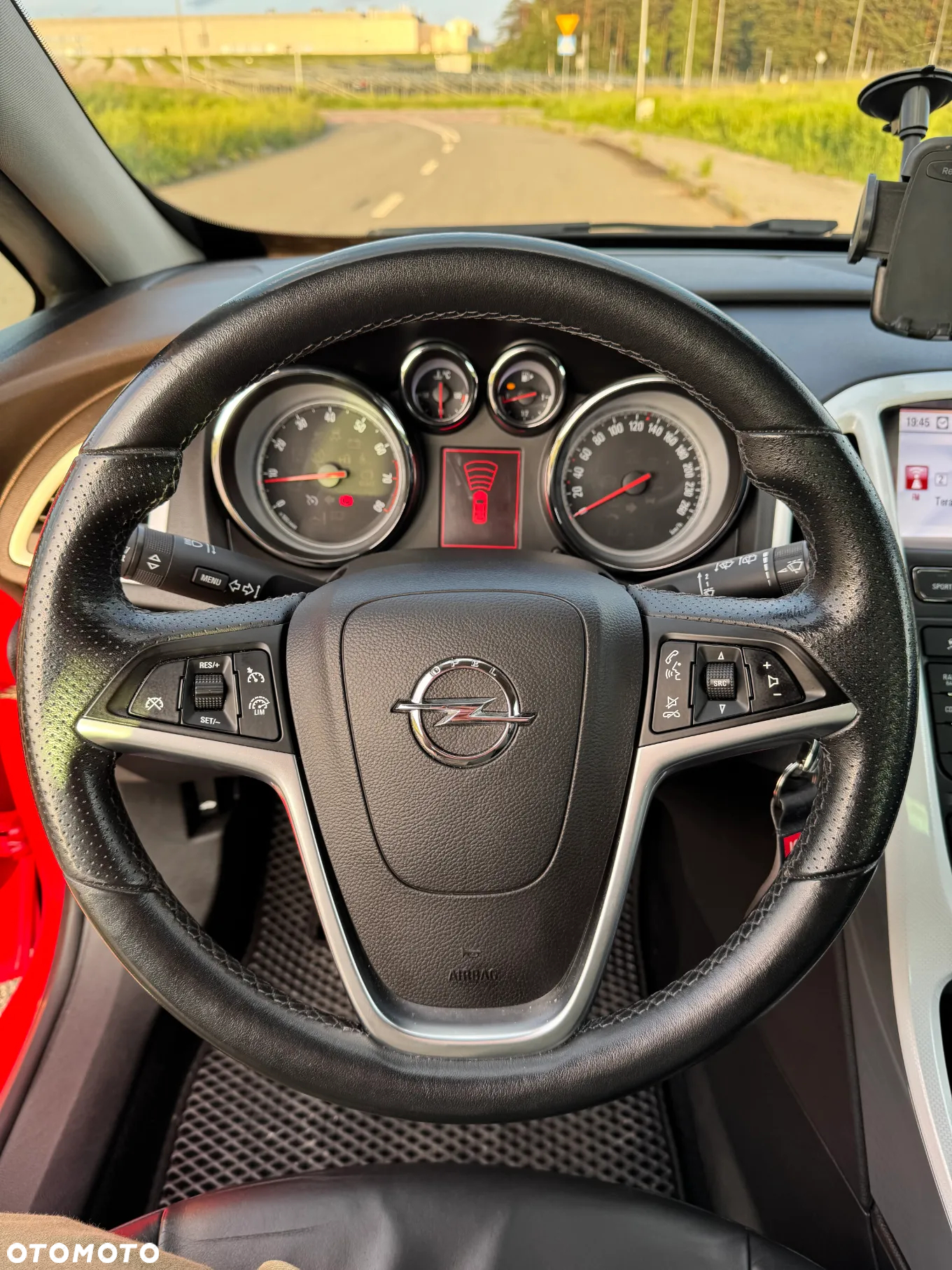 Opel Astra IV GTC 1.6 T Sport - 10