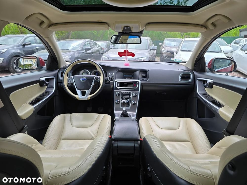 Volvo V60 D3 Momentum - 16