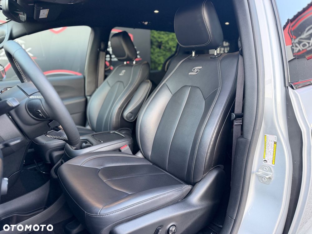 Chrysler Pacifica - 18