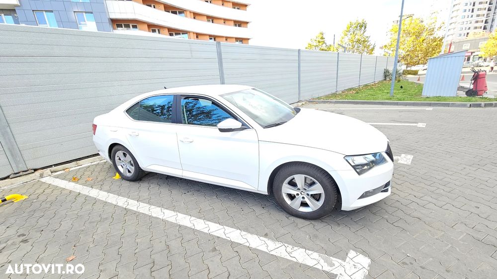 Skoda Superb 2.0 TDI Ambition - 2