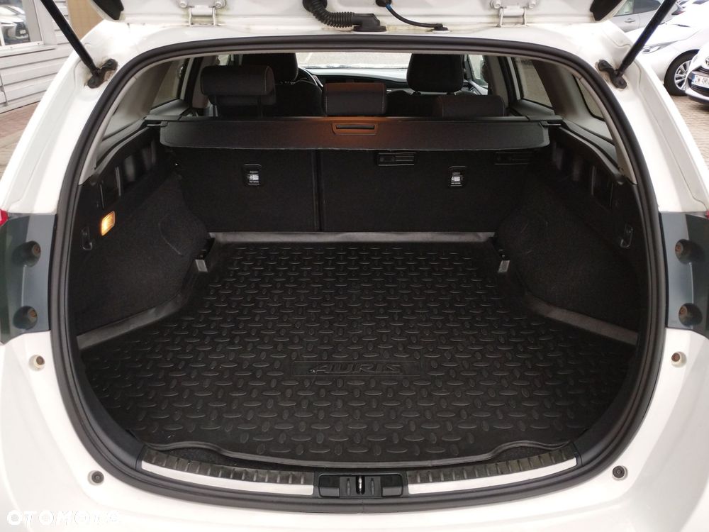 Toyota Auris Hybrid 135 Premium - 13