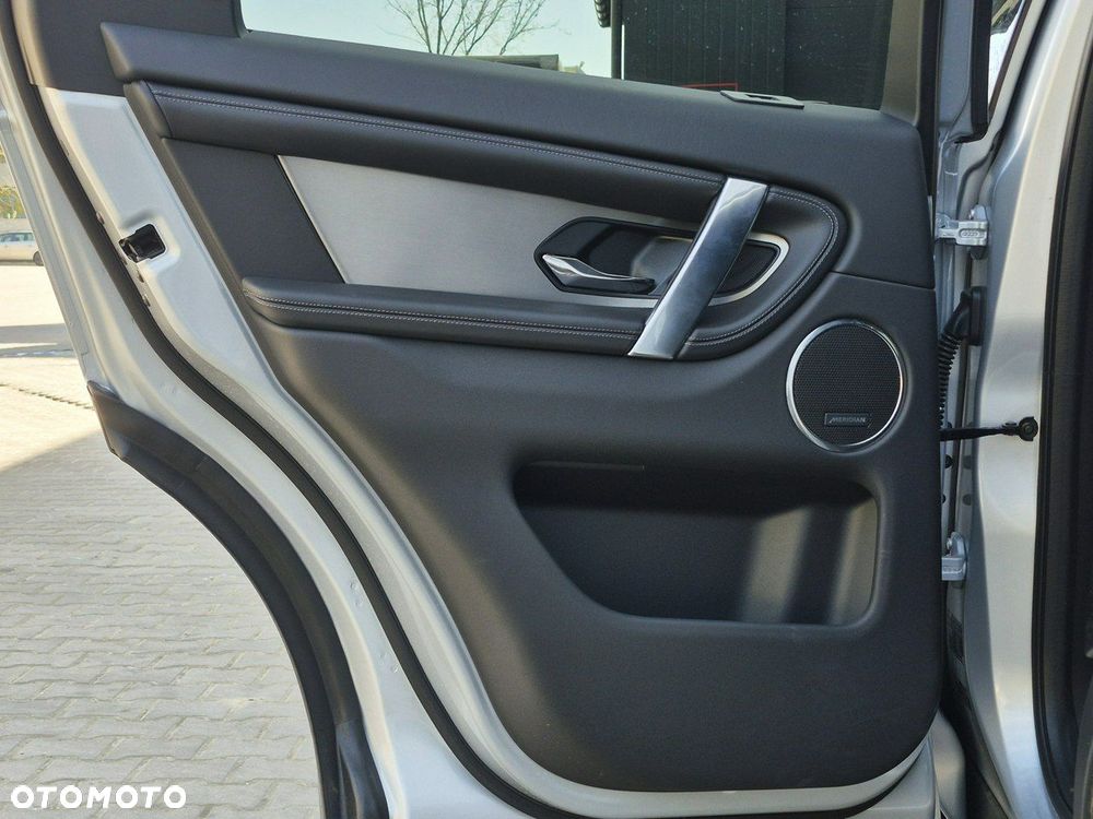 Land Rover Discovery Sport - 26