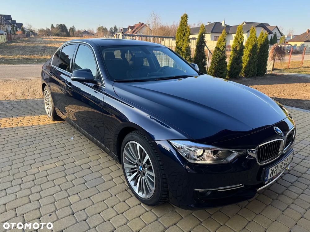 BMW Seria 3 325d Luxury Line - 2
