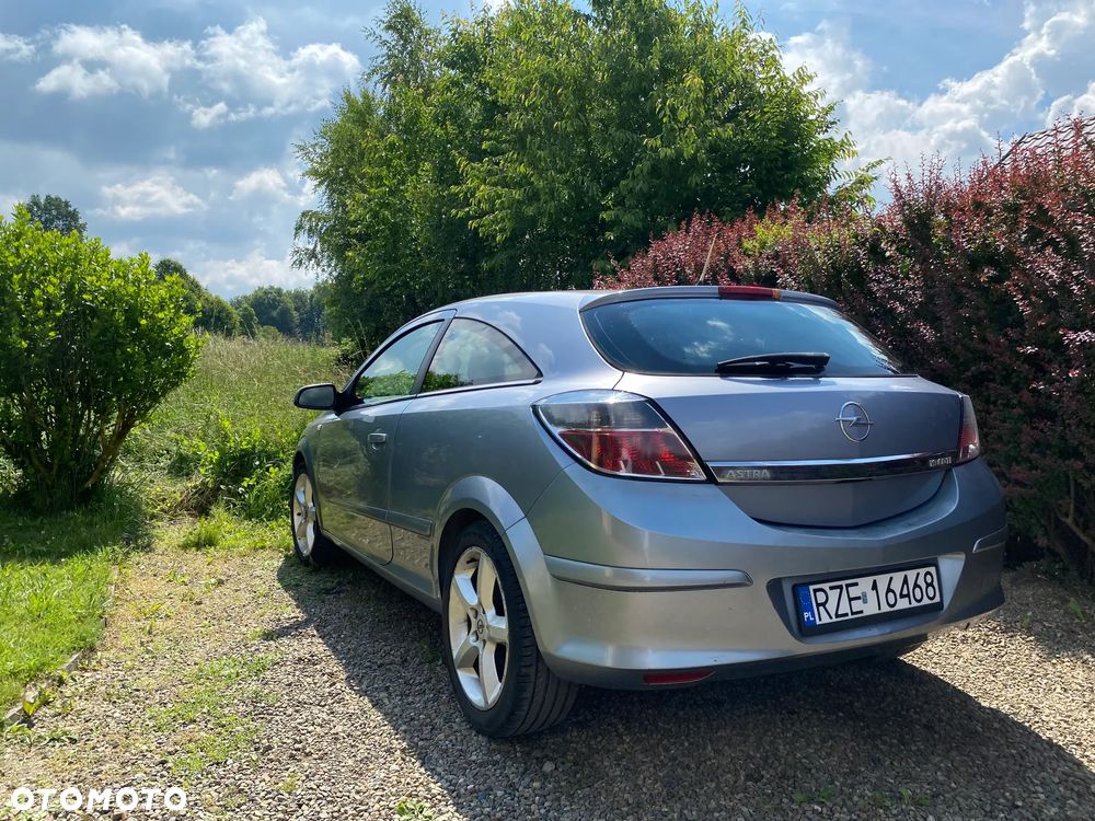 Opel Astra 1.9 CDTI DPF Cosmo - 1