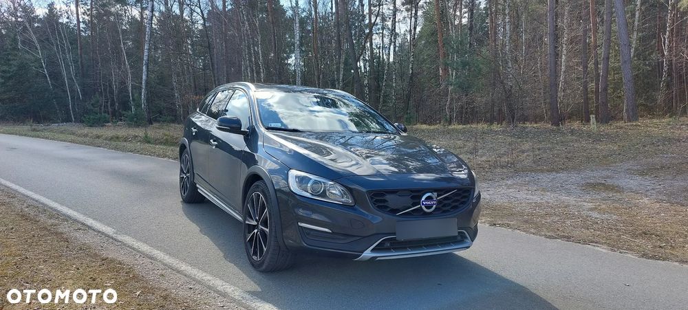 Volvo V60 Cross Country D4 Drive-E Summum - 1