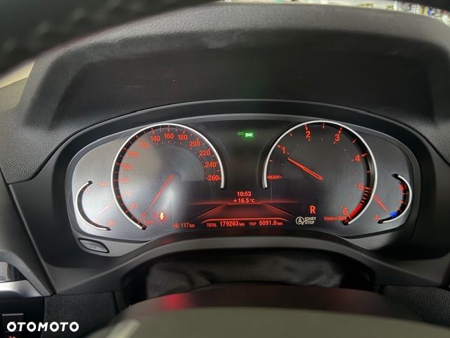 BMW X3 xDrive20d Advantage - 10