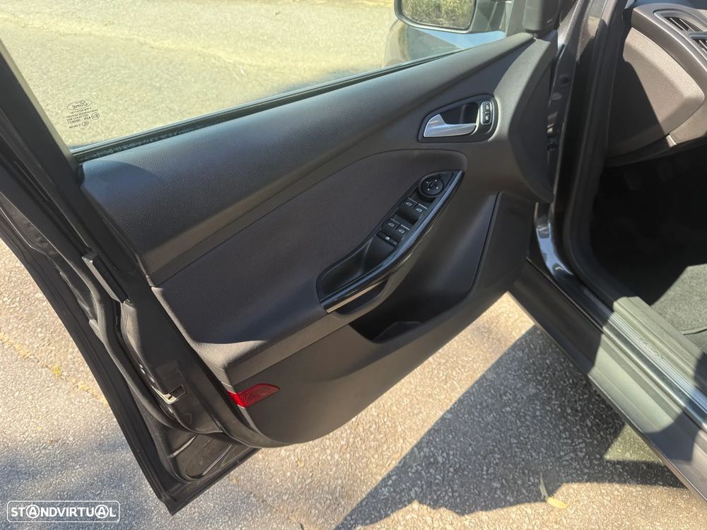 Ford Focus SW 1.5 TDCi Titanium - 10