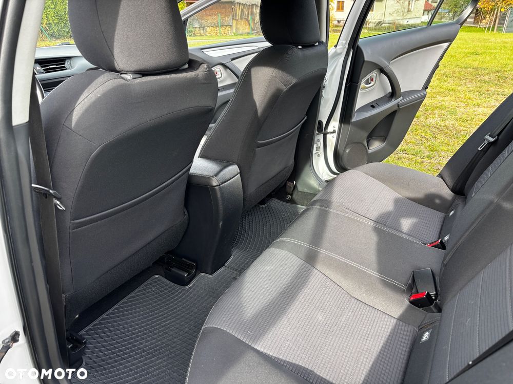 Toyota Avensis - 20