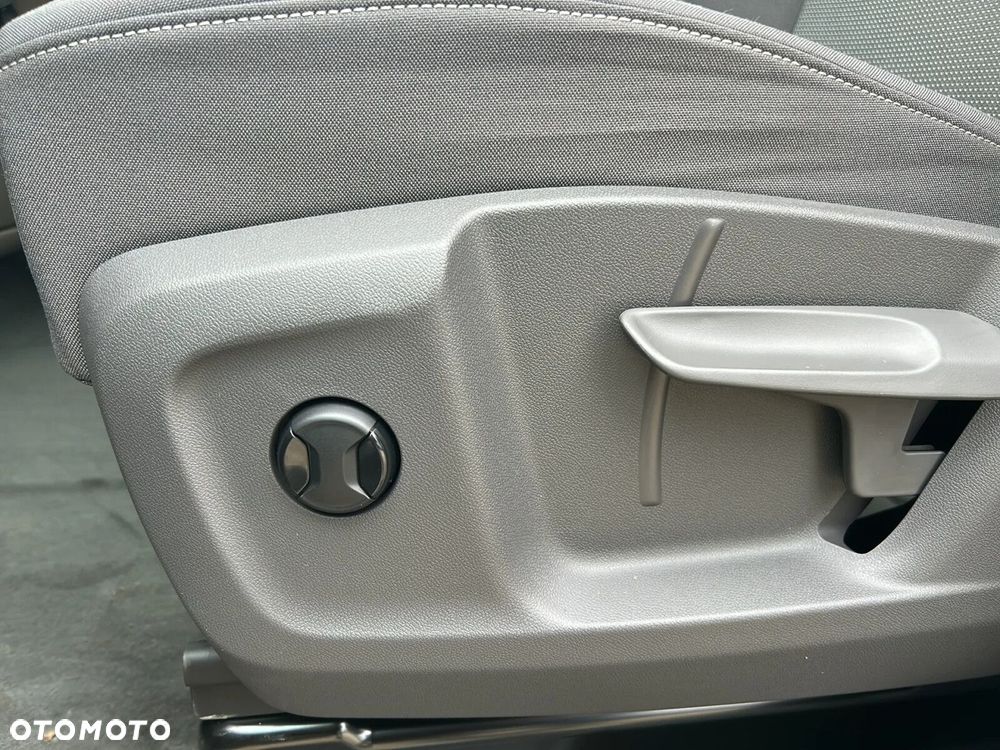 Volkswagen Multivan - 34