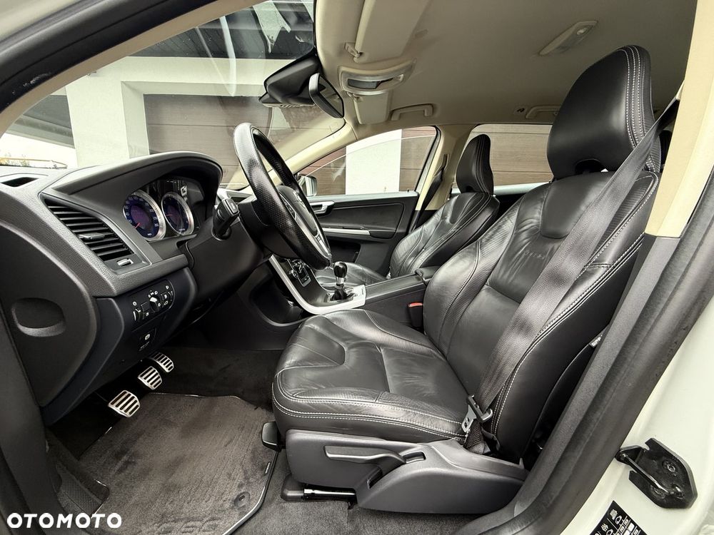 Volvo XC 60 DRIVe R Design - 14