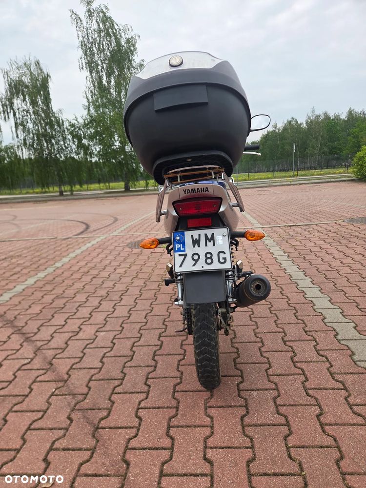 Yamaha YBR - 9