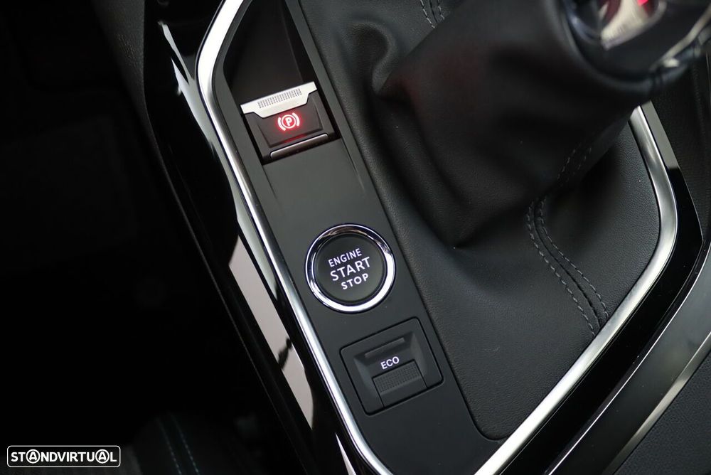 Peugeot 3008 1.2 PureTech Allure - 32