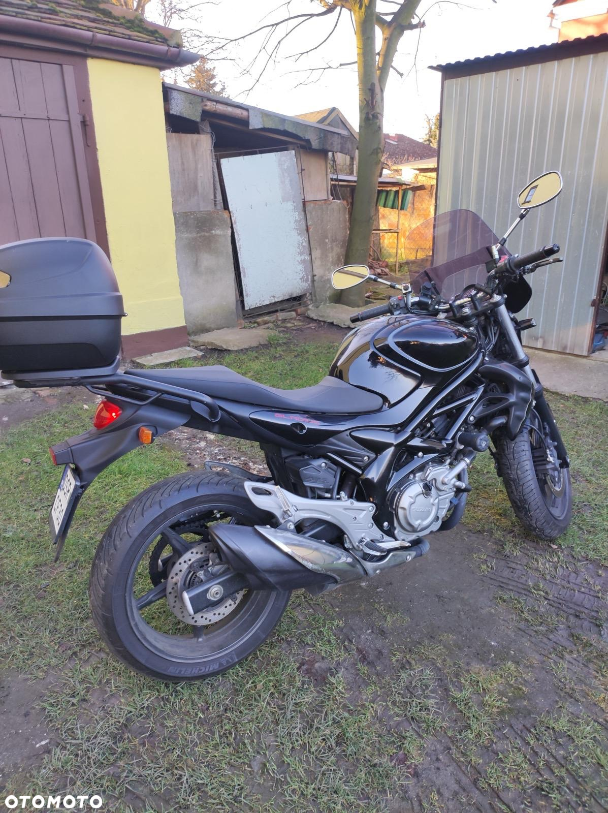 Suzuki Gladius - 7