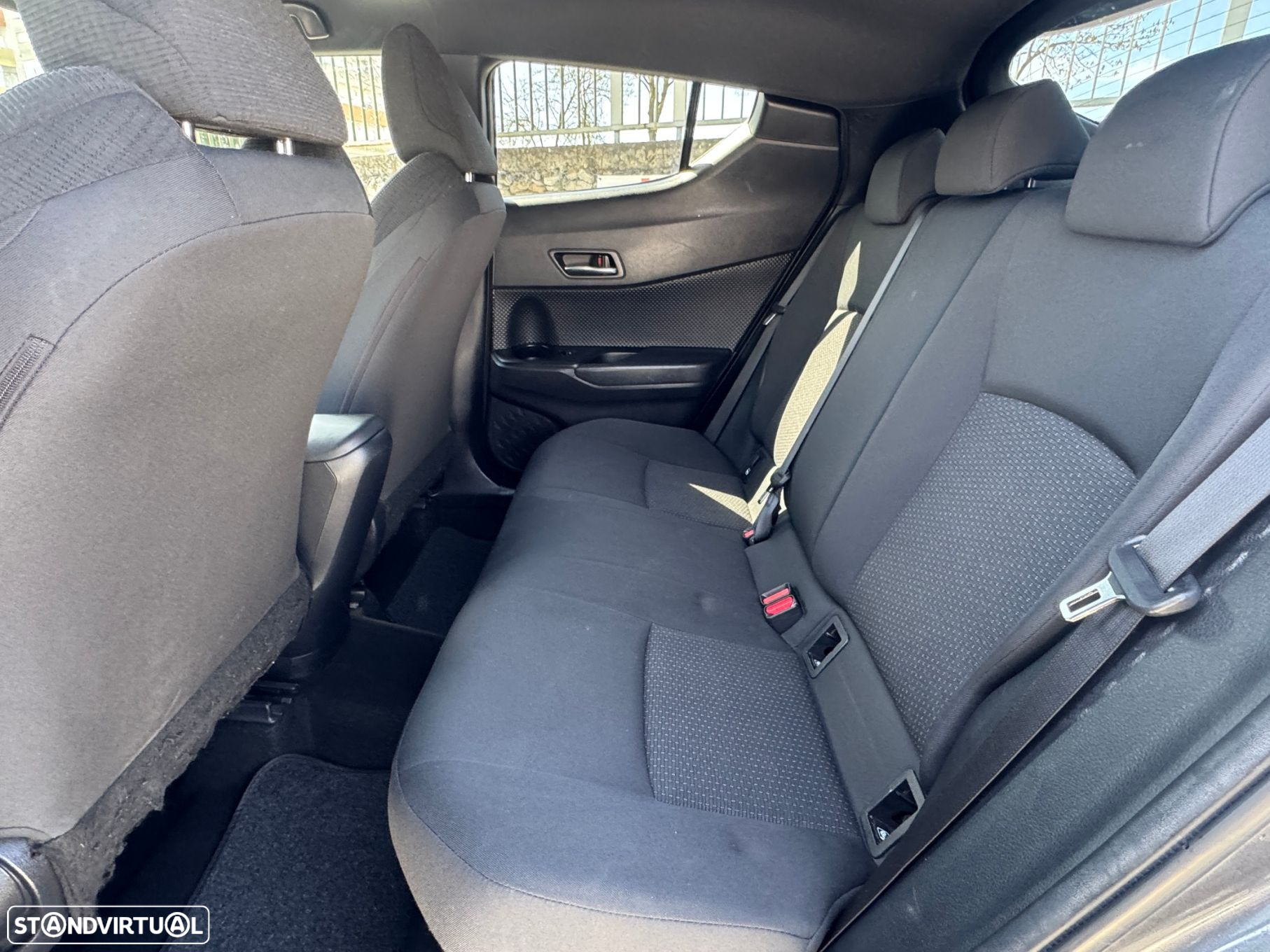 Toyota C-HR 1.8 Hybrid Exclusive - 12