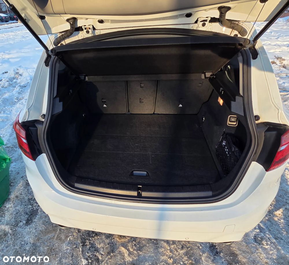 BMW Seria 2 218d - 16