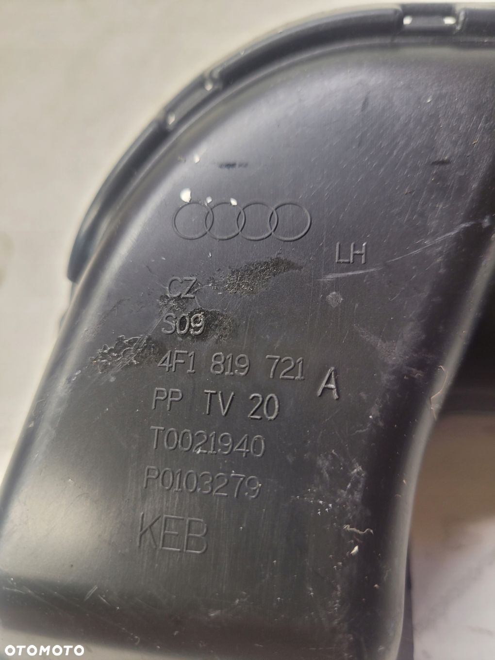WLOT KIEROWNICA POWIETRZA AUDI A6 C6 4F1819721A - 4