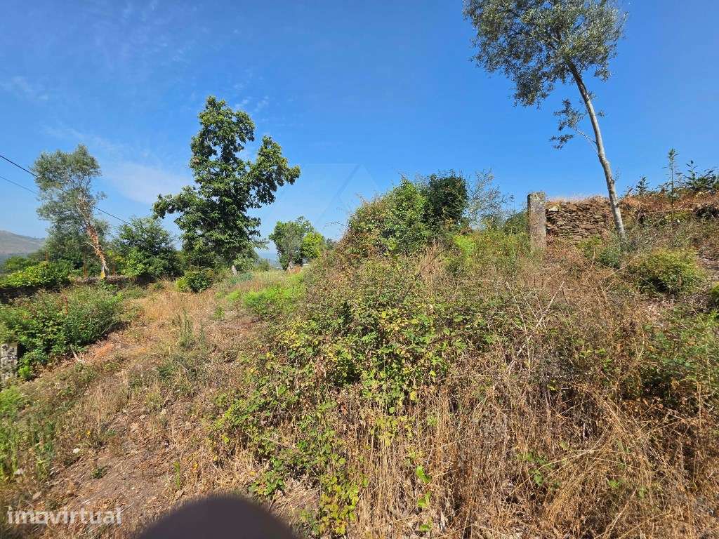 Terreno para construção de moradia T3 com projeto aprovado - Grande imagem: 3/10