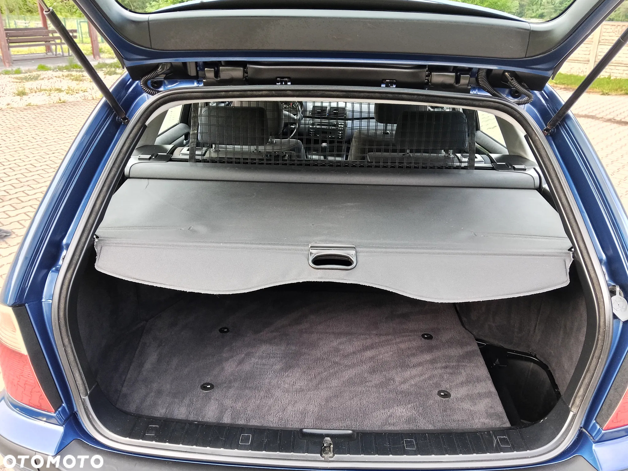 BMW Seria 3 318i Touring - 29