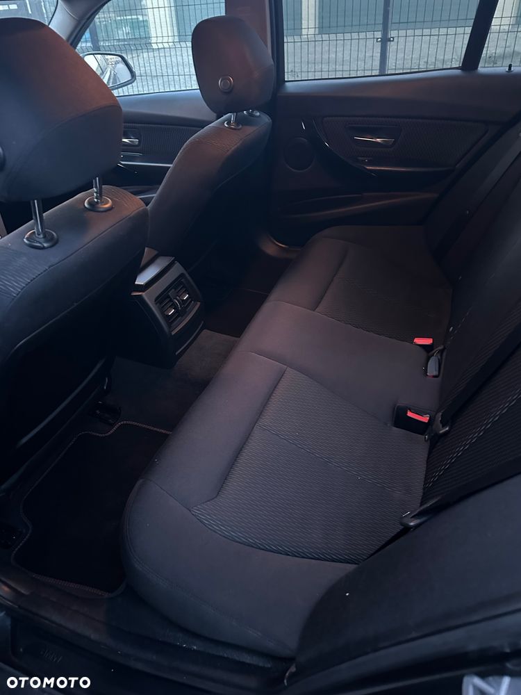BMW Seria 3 316d - 11