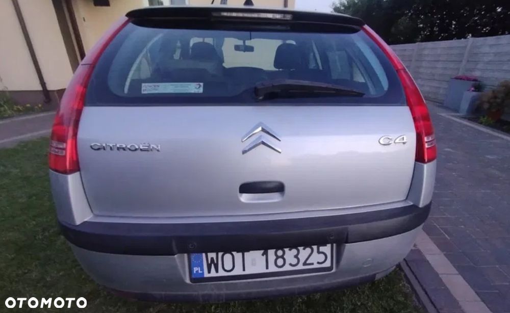 Citroën C4 1.4 16V Impress - 2