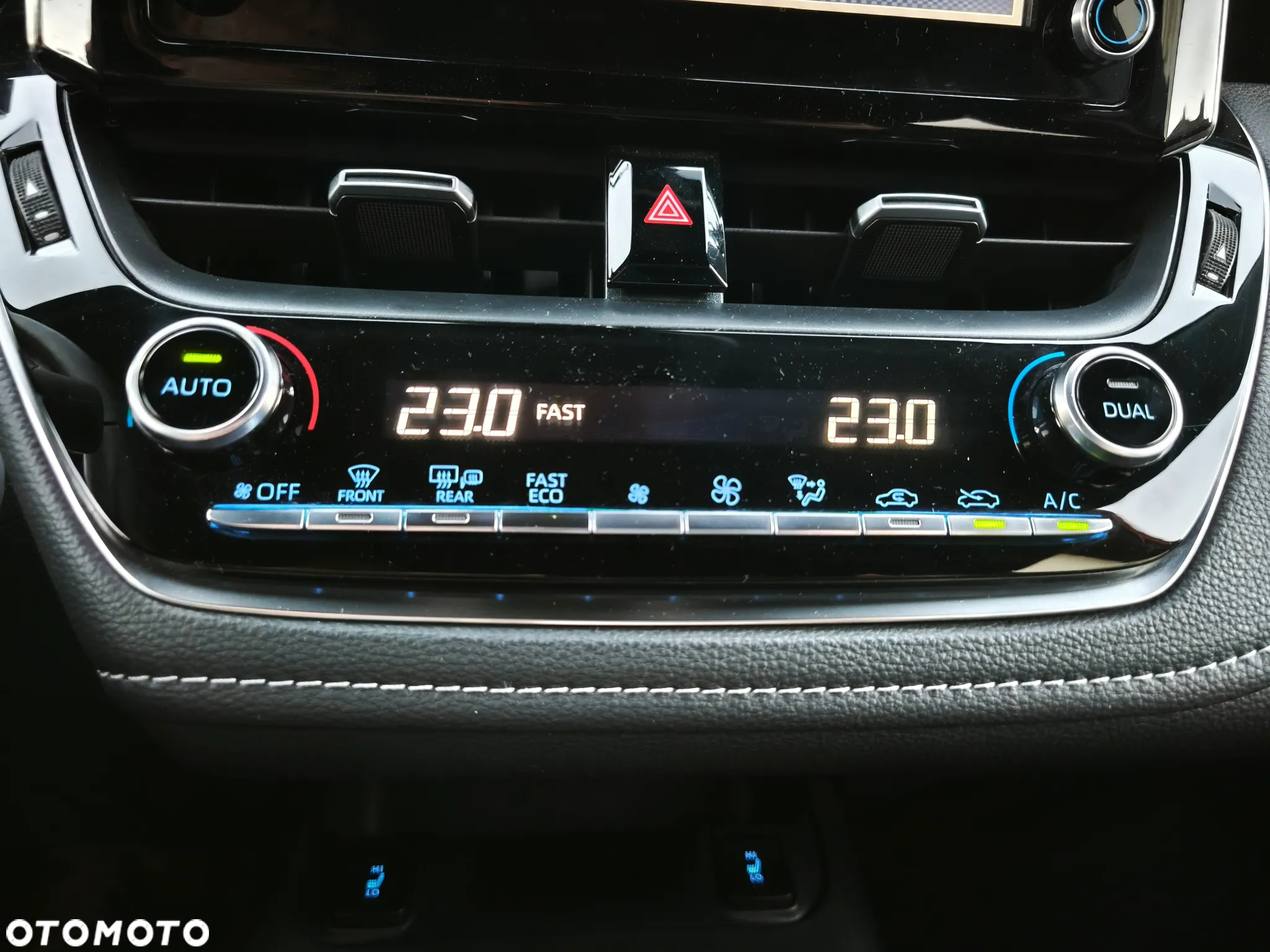 Toyota Corolla - 10