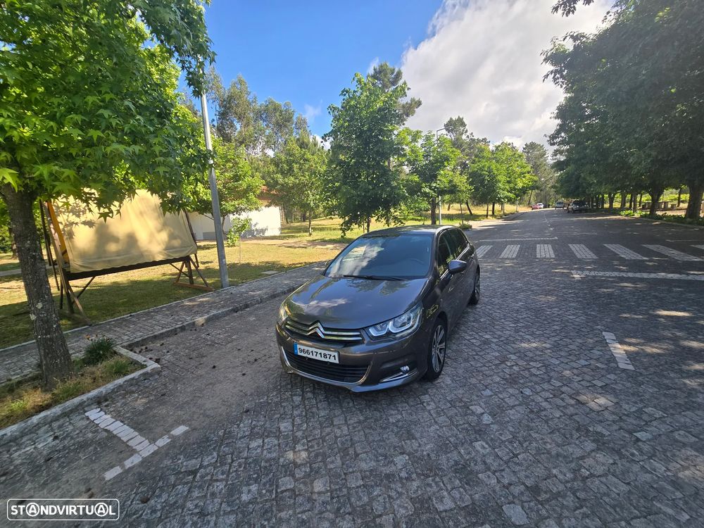 Citroën C4 1.2 PureTech Shine EAT6 - 1