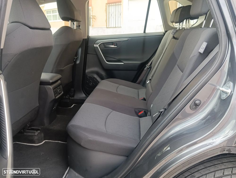 Toyota RAV4 2.5 HDF Comfort - 23