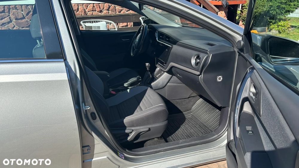 Toyota Auris 1.6 Comfort - 9