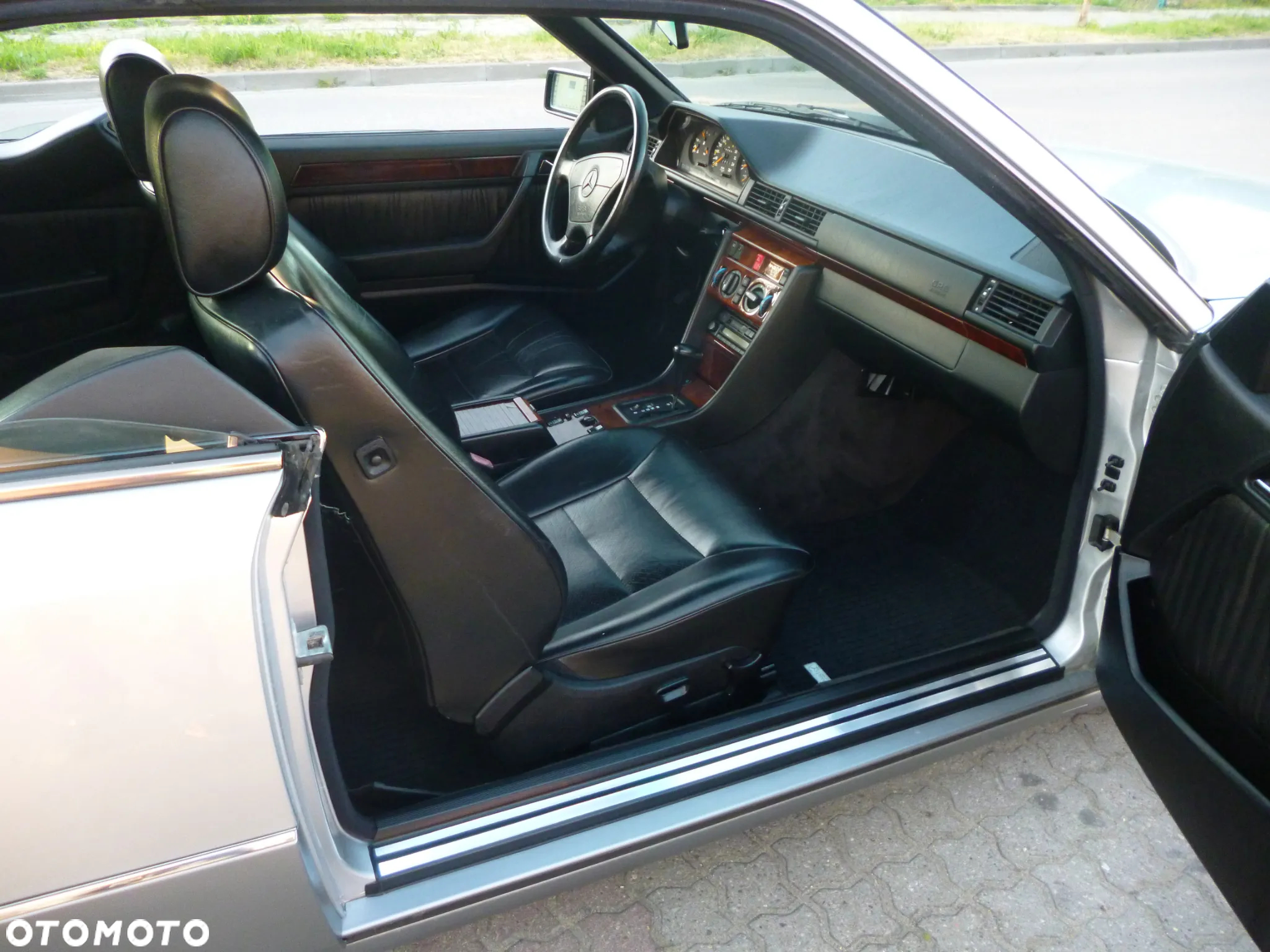 Mercedes-Benz Klasa E 320 - 25