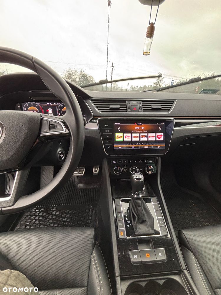 Skoda Superb 2.0 TDI SCR 4x4 L&K DSG - 9