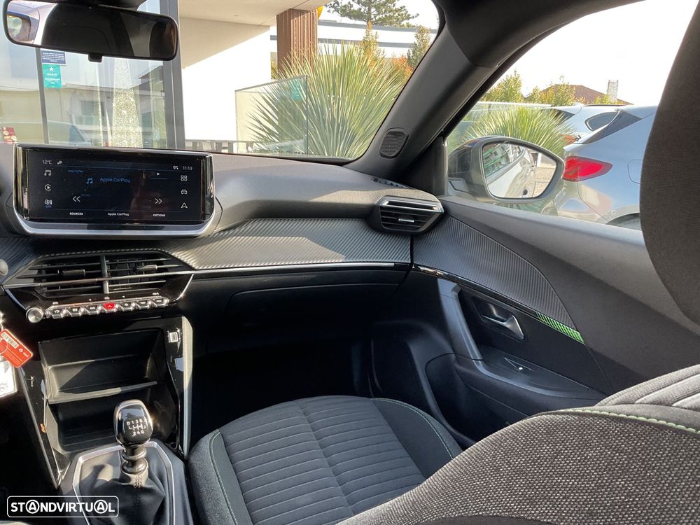 Peugeot 2008 1.2 PureTech Active Pack - 32