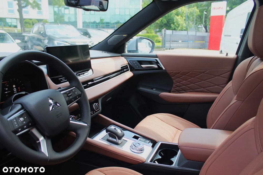 Mitsubishi Outlander Instyle Plus - 28