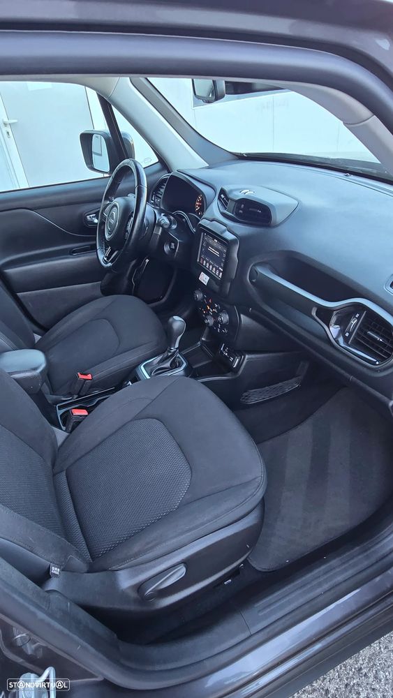 Jeep Renegade 1.3 T Night Eagle DCT - 6