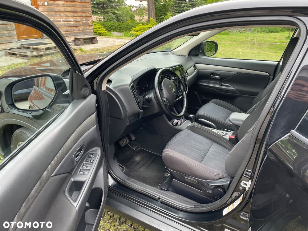 Mitsubishi Outlander - 10