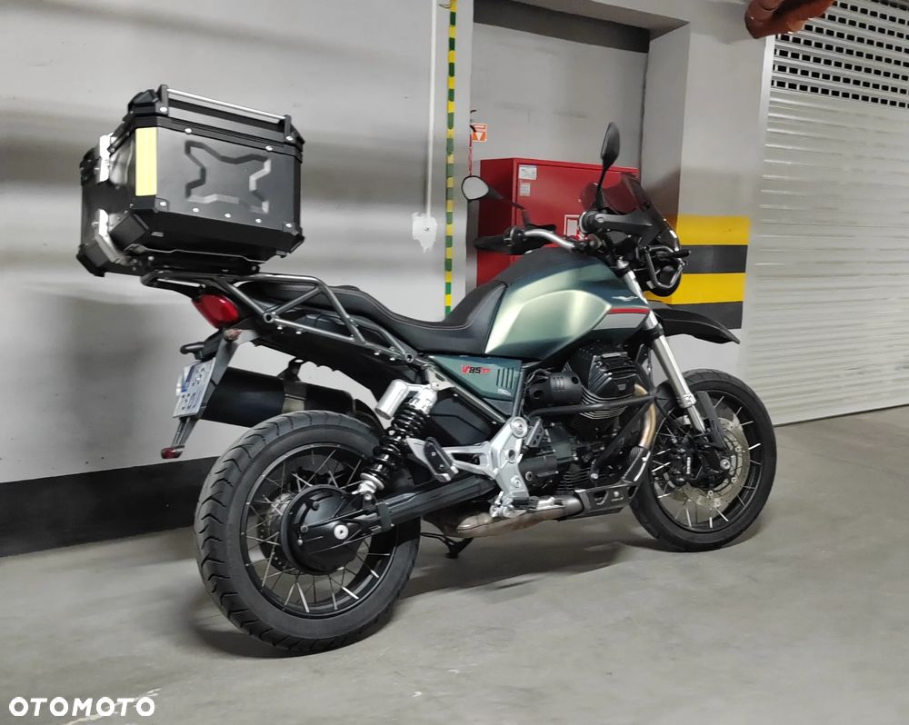 Moto Guzzi V85 - 6