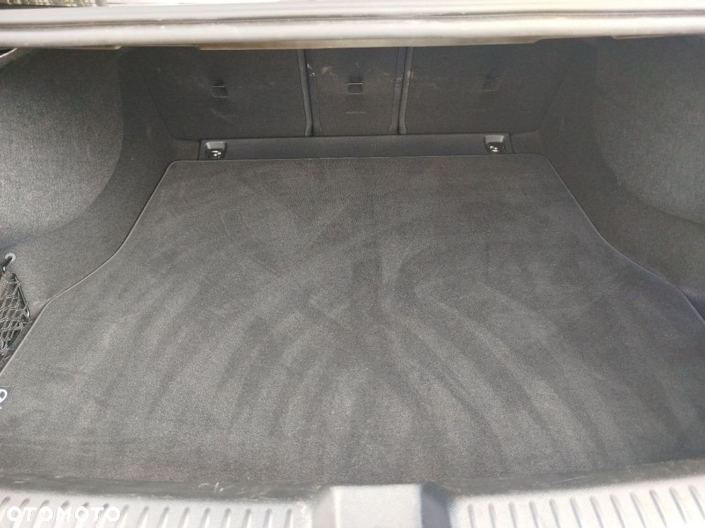 Mercedes-Benz CLA - 27