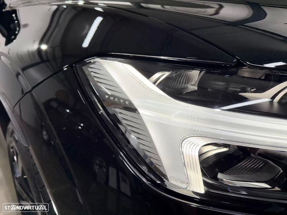 Volvo XC 60 2.0 T6 PHEV Black Edition - 6