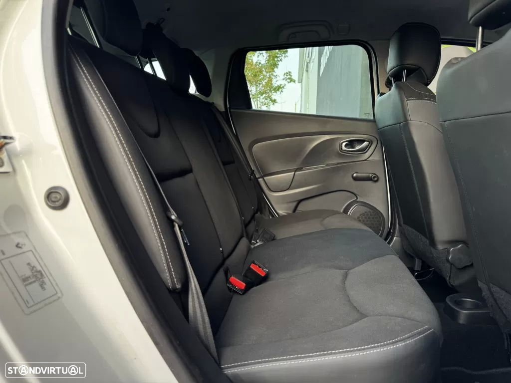 Renault Clio Sport Tourer 1.5 dCi Dynamique S - 23