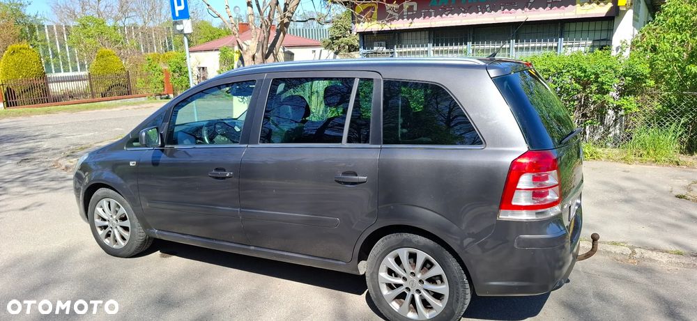 Opel Zafira 1.8 Cosmo - 3