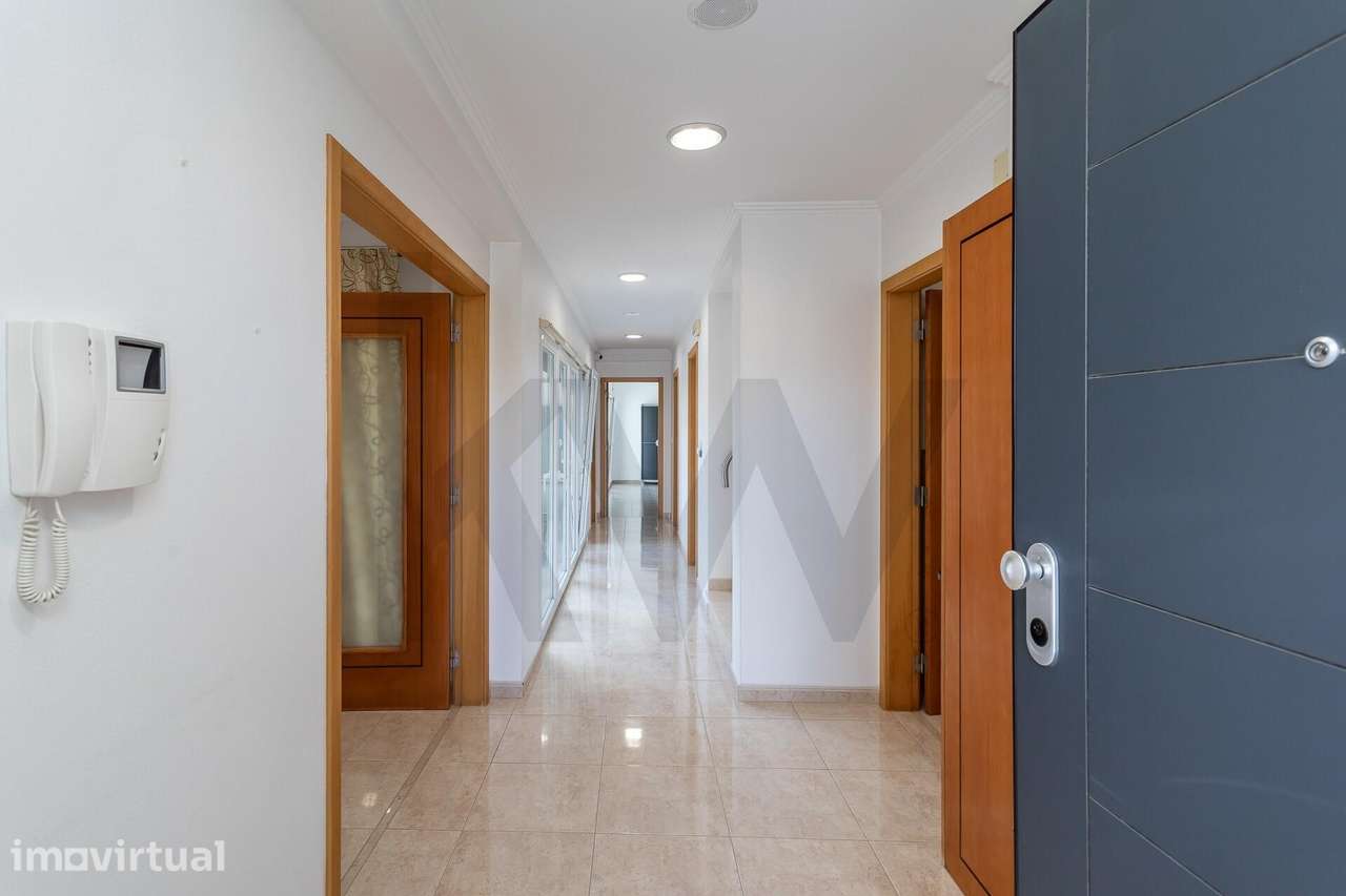 Moradia T4 Contemporânea com 359 m2 e Lote de 756 m2 | Várzea de Si - Grande imagem: 4/60