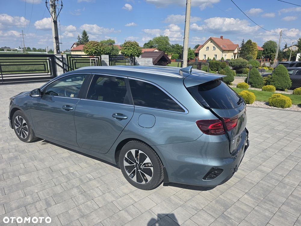 Kia Ceed - 11