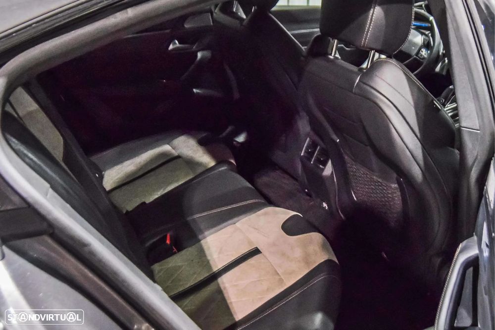 Peugeot 508 1.6 Hybrid GT Pack e-EAT8 - 32