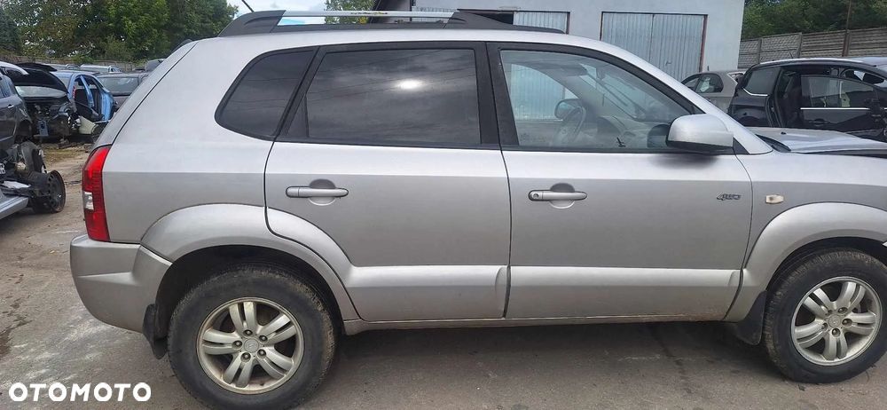 Hyundai TUCSON I 2,0 CRDI 140KM piasta zwrotnica prawa lewa - 7