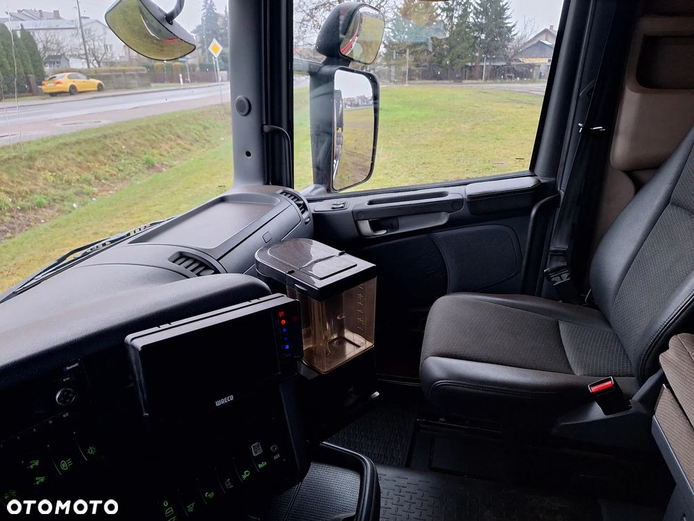 Scania R 560 8x4 - 13