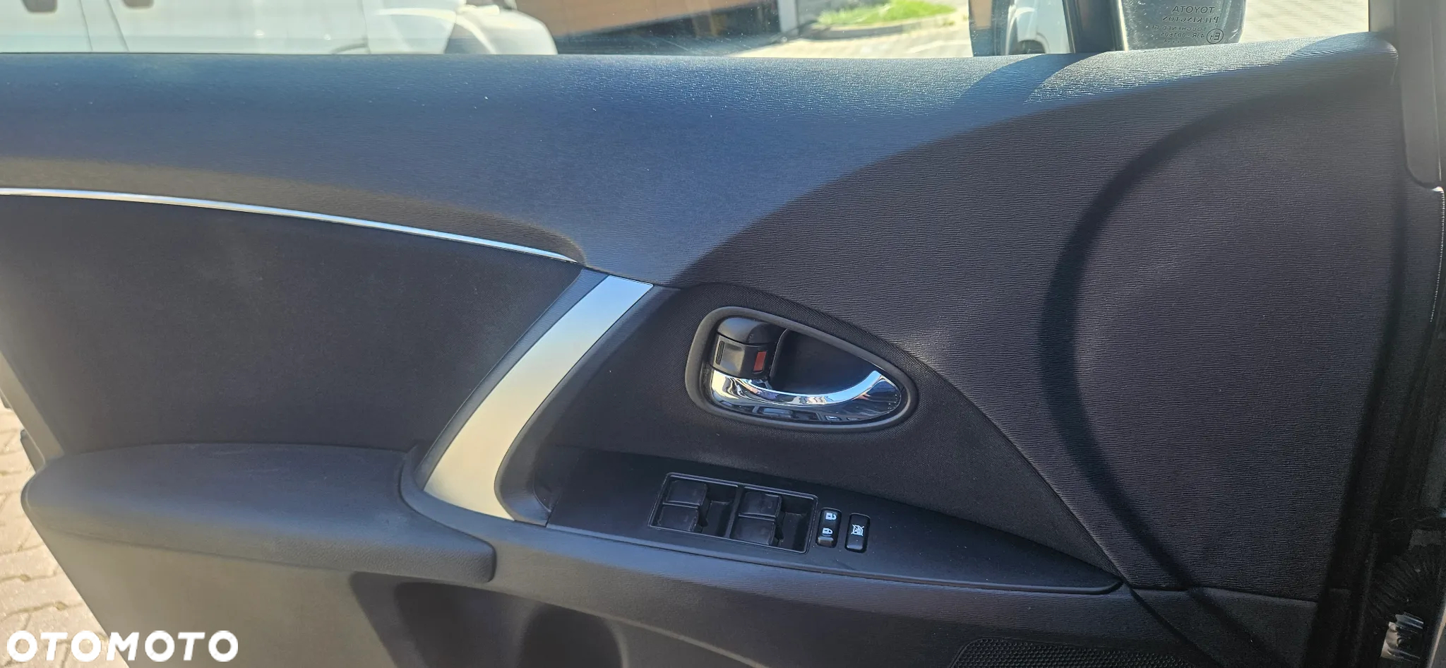 Toyota Avensis Combi 1.8 Edition - 11