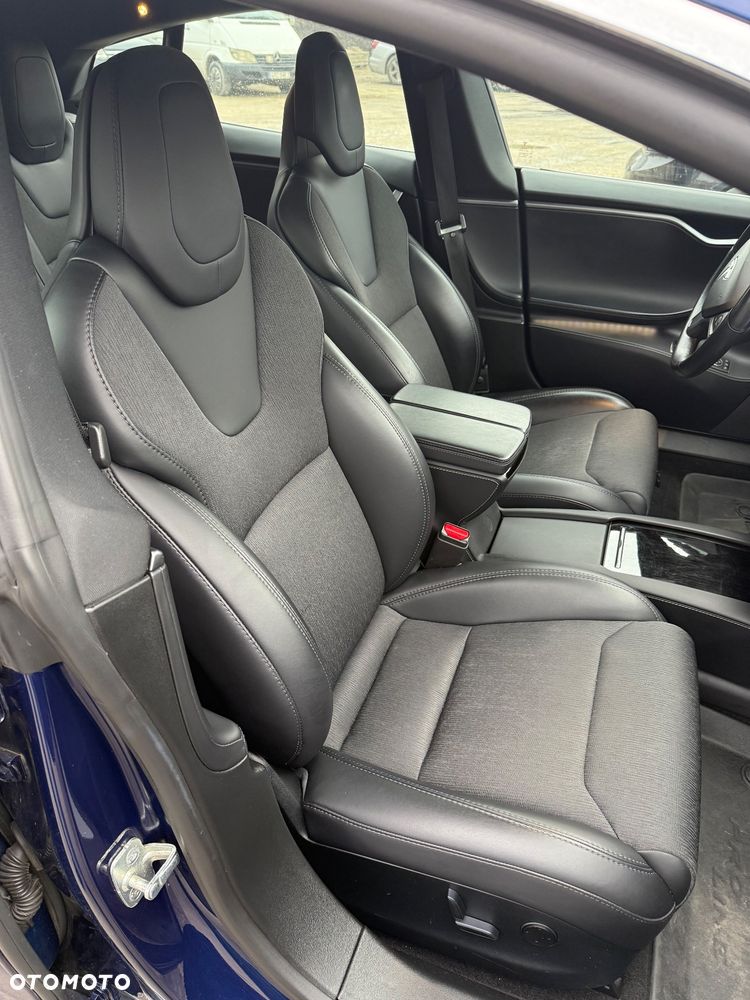 Tesla Model S - 13